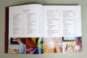 Een pagina uit het boek 'The Art of Tapestry Weaving' van Rebecca Mezoff.